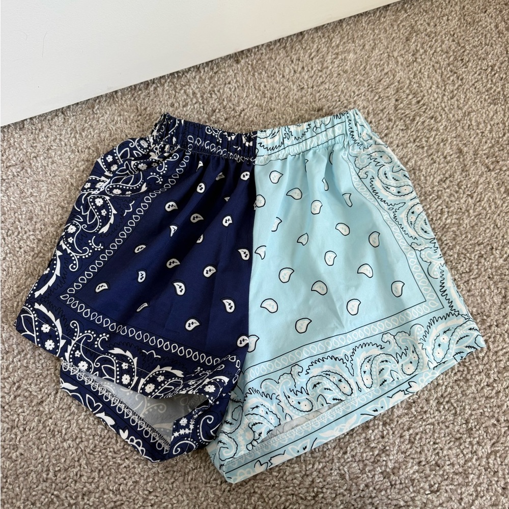 ROMWE Blue and Navy Bandana Print Shorts
